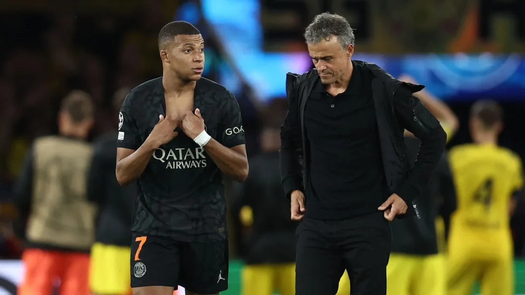 A 24 heures de PSG-Barça, Luis Enrique déclare au sujet de Mbappe Kylian Mbappé et Luis Enrique lors d'un match de football.