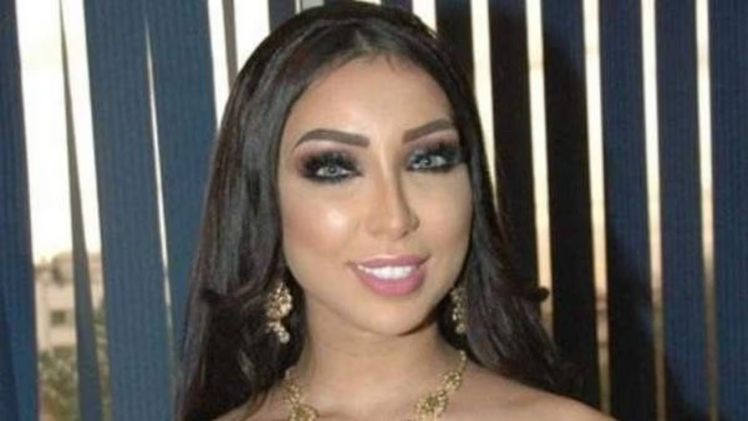 Mohammed VI : Appel Émouvant de Dounia Batma Après le Rejet de son Pourvoi Dounia Batma avec maquillage sophistiqué et bijoux élégants.