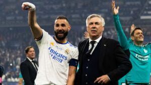 Karim Benzema et Carlo Ancelotti apres la finale de la Ligue des champions en mai 2022