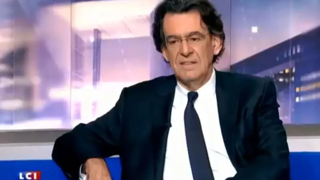 « La loi immigration ne servira à peu près rien »,Luc Ferry Luc Ferry, philosophe, en interview sur un plateau TV.