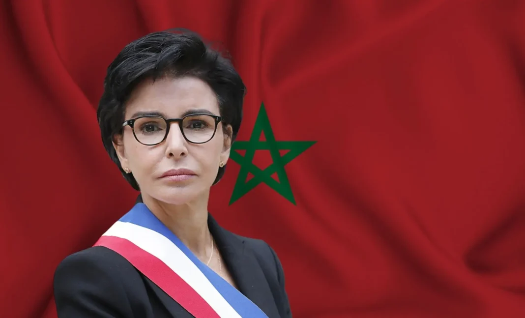 La nomination de Rachida Dati en tant que ministre de la Culture suscite une vive polémique en France Rachida Dati en portrait officiel avec drapeau marocain en arrière-plan.