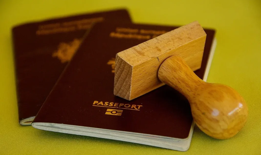 Passeport et tampon pour visa Hongrie Passeport avec tampon pour demande de visa en Hongrie.