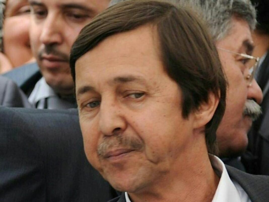 Issaba : Vente aux enchères des biens des titans du régime Bouteflika dès le 21 Janvier Homme politique algérien lors d'un événement public.