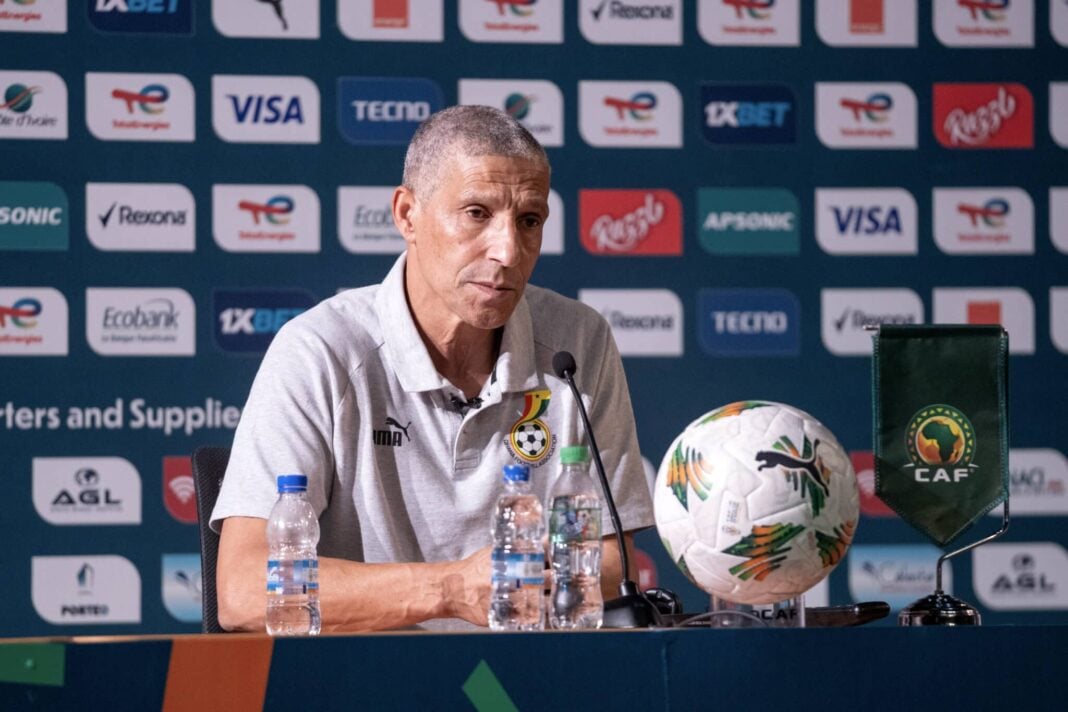 Entraîneur ghanéen lors d'une conférence de presse Entraîneur ghanéen à la conférence de presse avant le match CAN 2024.