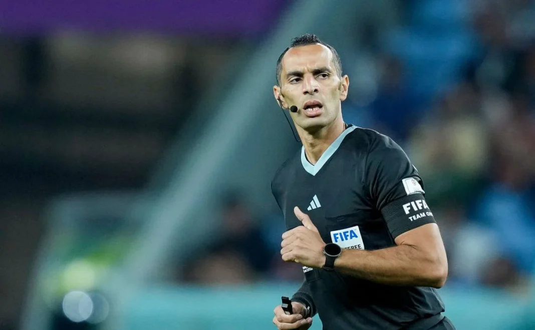Arbitre Mustapha Ghorbal lors d'un match de la CAN 2023.