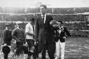 John Langenus : Le Premier Arbitre à Diriger une Finale de la Coupe du Monde de la FIFA en 1930