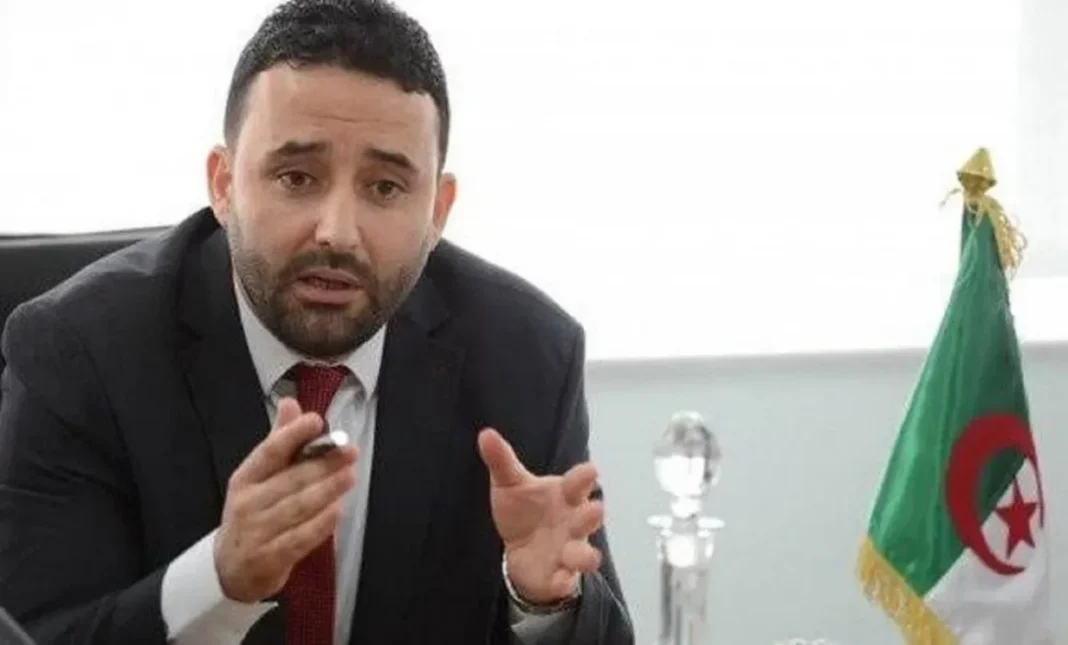 Affaire Corruption : Nassim Diafat condamné à 5 ans de prison ferme Nassim Diafat lors d'une conférence sur la corruption en Algérie.