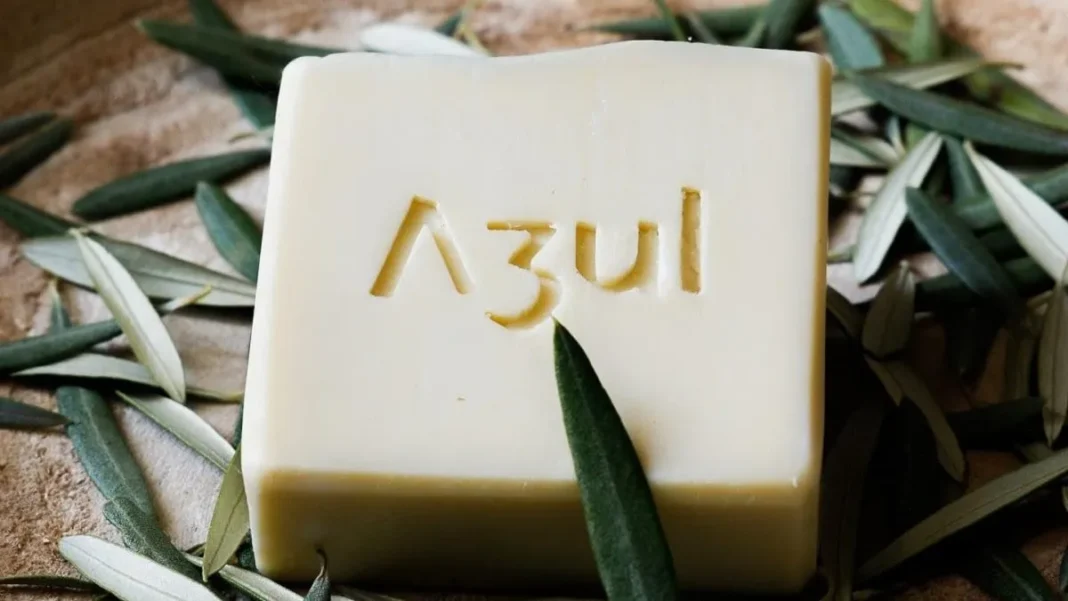Savon naturel Azul Cosmétique avec feuilles d'olivier.