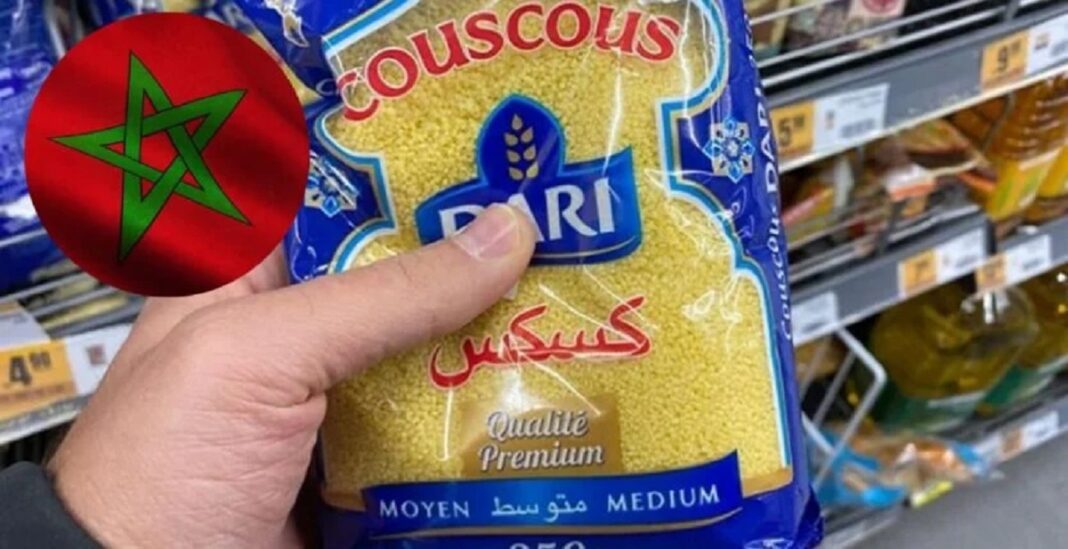 Maroc : Polémique autour du couscous marocain et le boycott suite à des exportations vers Israël Paquet de couscous marocain DARI dans un supermarché.