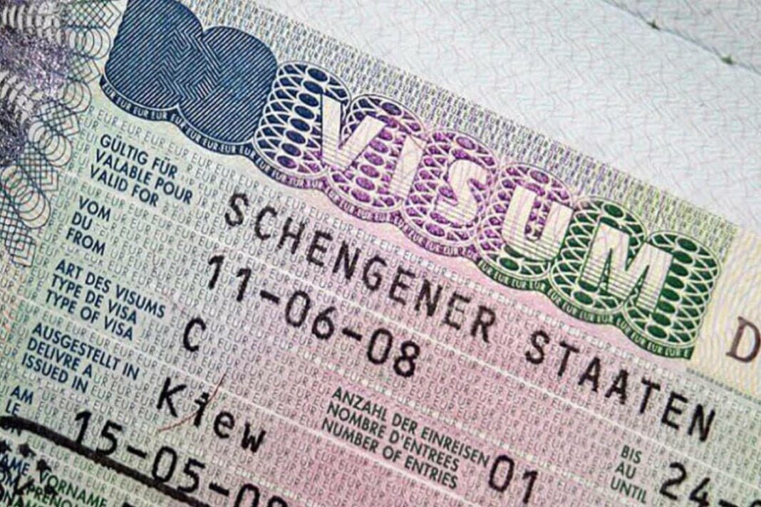 Visa : L’UE et ce pays entament un dialogue pour faciliter les voyages Visa Schengen pour l'Europe, document de voyage officiel.