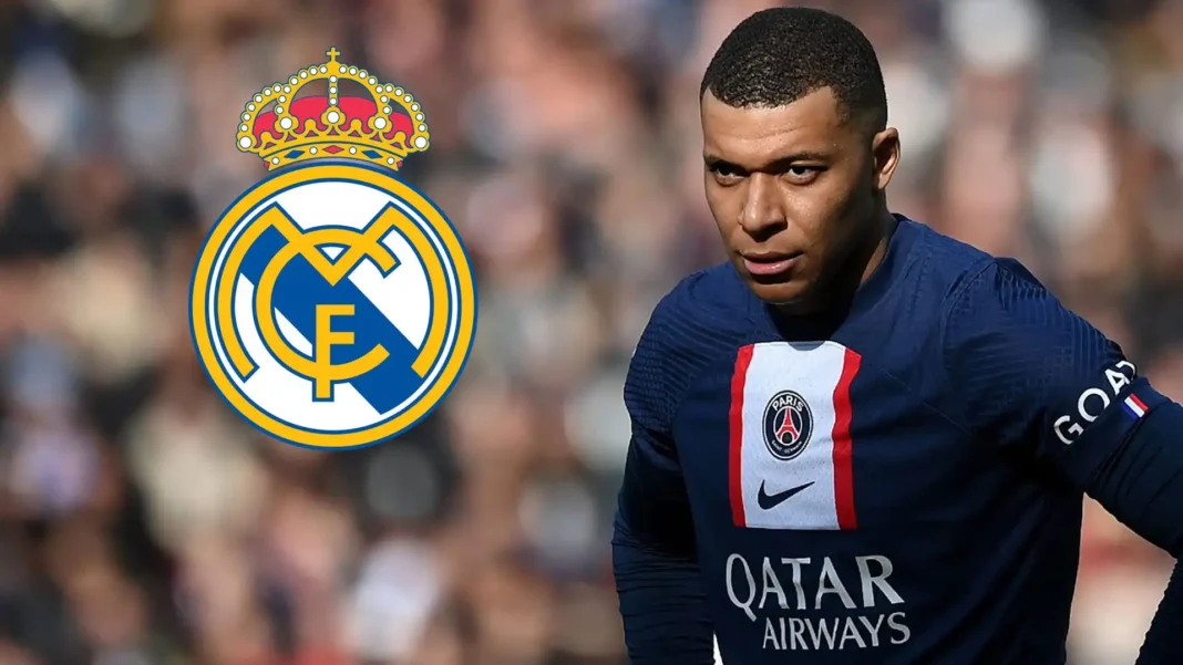 Kylian Mbappe au Réal, Emmanuel Petit craint ceci Kylian Mbappé en maillot du Paris Saint-Germain, prêt pour le transfert.
