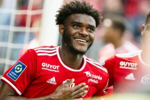 PSG : Plus de peur que de mal pour Kylian Mbappé Lilian Brassier