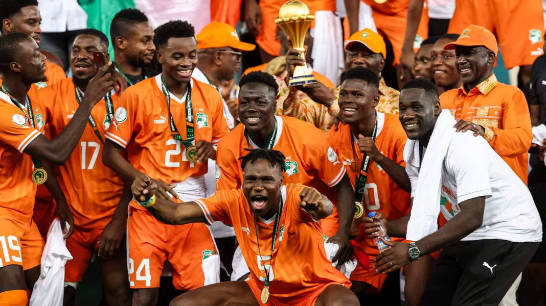 L’énorme coup de marteau : La Côte d’Ivoire remporte la CAN 2024 en renversant le Nigeria : Résumé de la victoire historique Les joueurs ivoiriens célèbrent leur victoire à la CAN 2024.