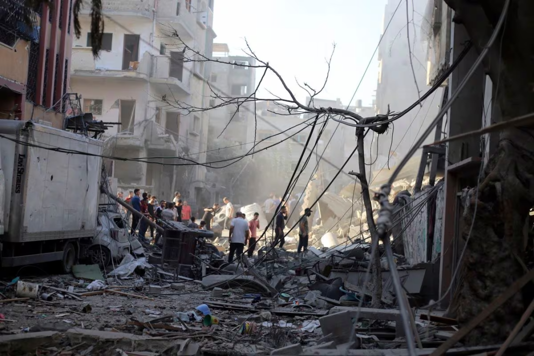 Dégâts de la guerre à Gaza Dégâts importants dans une zone de conflit à Gaza.