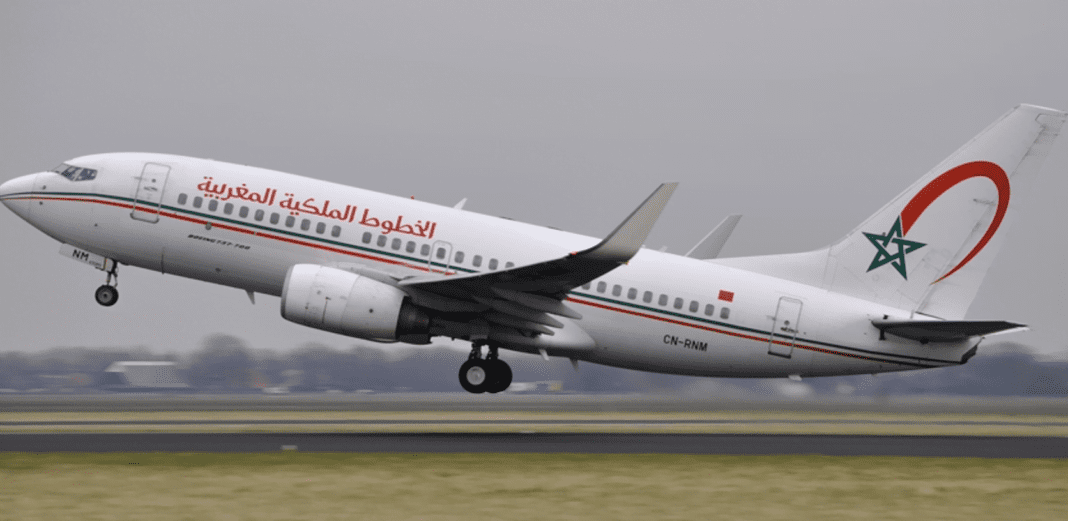 Royal Air Maroc : Incident diplomatique en plein vol entre une passagère et l’ex-président sénégalais Avion Royal Air Maroc prêt à décoller de la piste.
