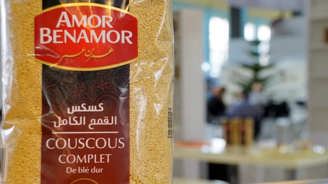 Couscous Amour Benamor en sachet Sachet de couscous complet Amour Benamor avec logo rouge et doré.