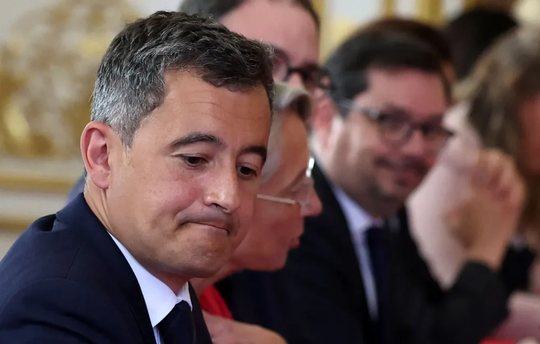 Ramadan 2024 en France : Sécurité renforcée par Darmanin Gérald Darmanin lors d'une réunion avec des officiels français.