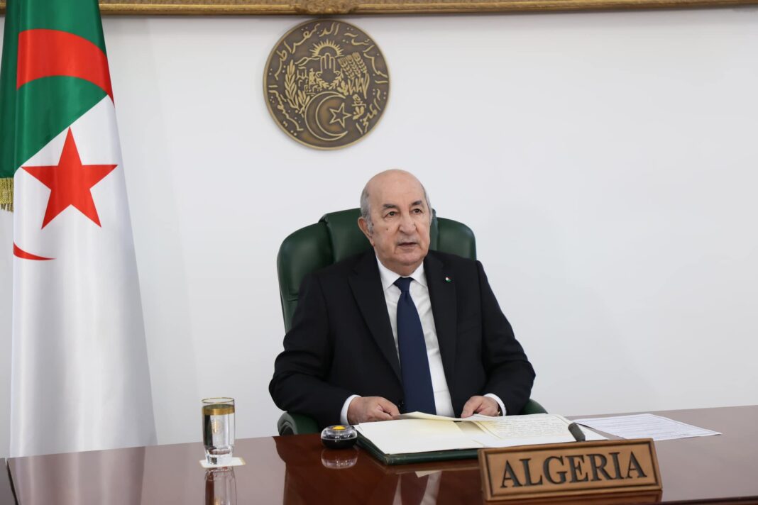 L’ Algérie brise le silence sur les abus de pouvoir de l’Union Africaine Le président algérien s'exprime lors d'une réunion officielle.
