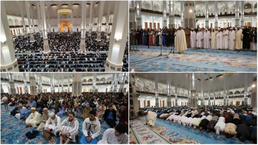 Fidèles prient à la Grande Mosquée d’Alger pendant Ramadan 2024.