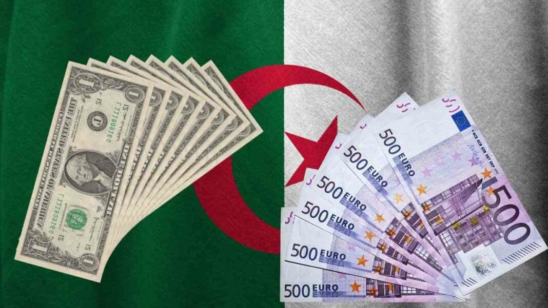 Billets de 500 euros et dollars américains sur drapeau algérien.