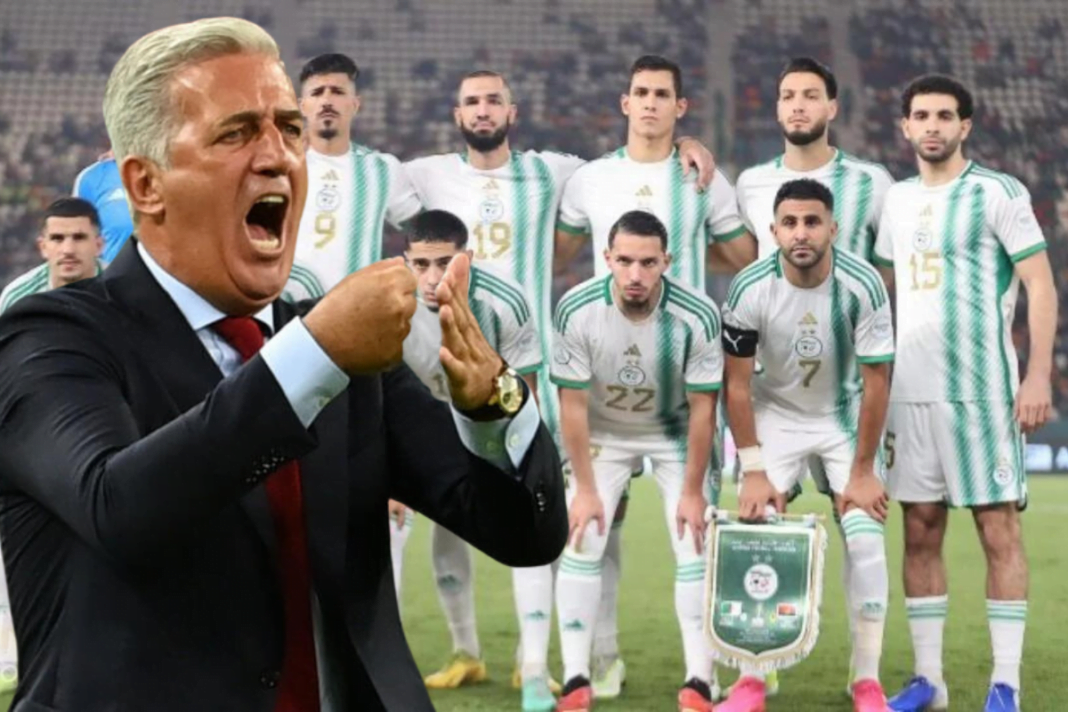 Équipe d'Algérie avec Vladimir Petkovic Vladimir Petkovic entraîneur de l'équipe d'Algérie avec ses joueurs.