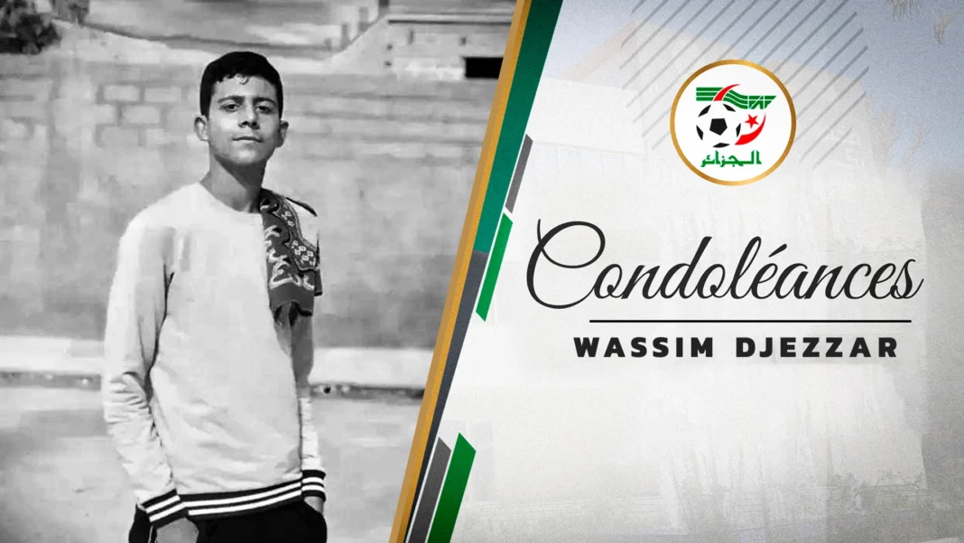 Jeune footballeur Wassim Djezzar en hommage, image en noir et blanc.