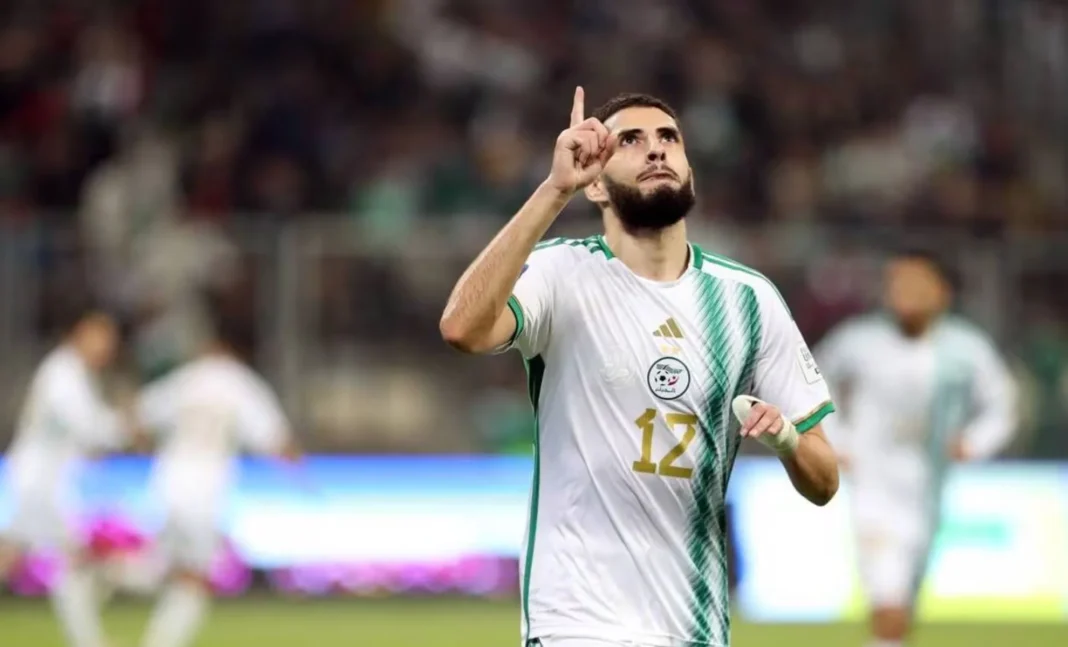 Yassine Benzia se prononce sur son avenir avec Qarabag FK Yassine Benzia en célébration lors d'un match de football.