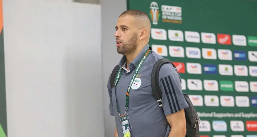 Islam Slimani, un retour en force qui promet une place en sélection Islam Slimani lors d'une conférence de presse ou d'un entraînement.