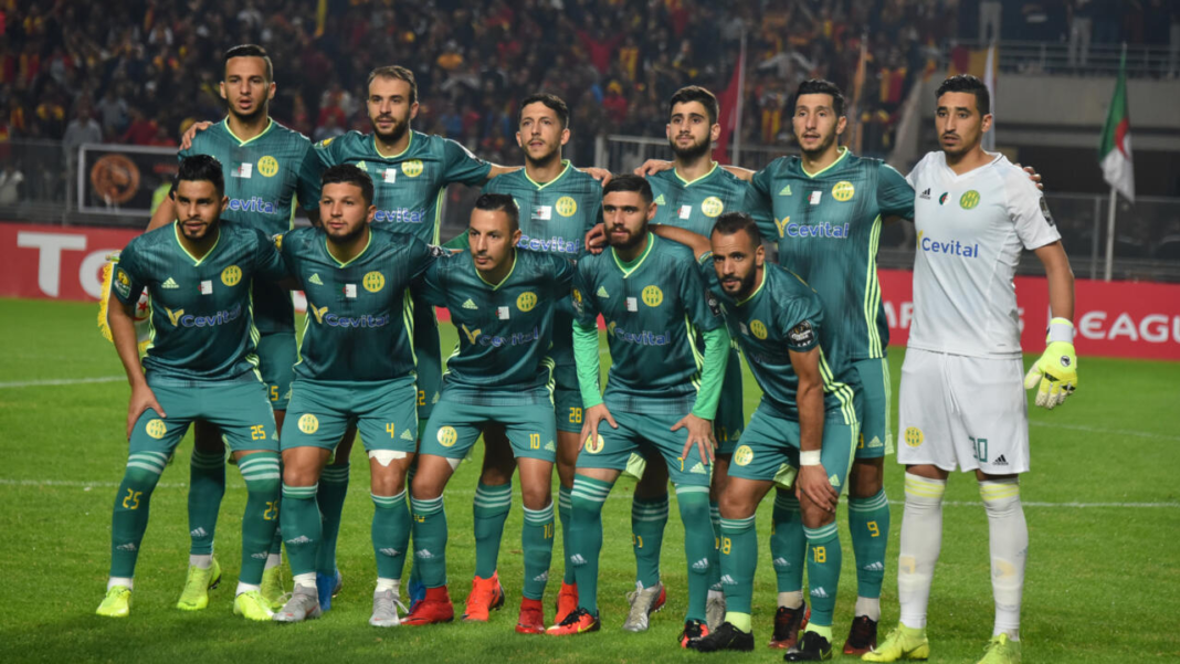 La JS Kabylie emboite le pas au Mouloudia et compte s’offrir un international algérien Groupe de joueurs de la JS Kabylie avant un match important.
