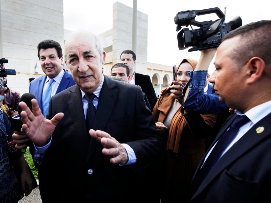 Abdelmadjid Tebboune lors d'une interview avec médias et journalistes.