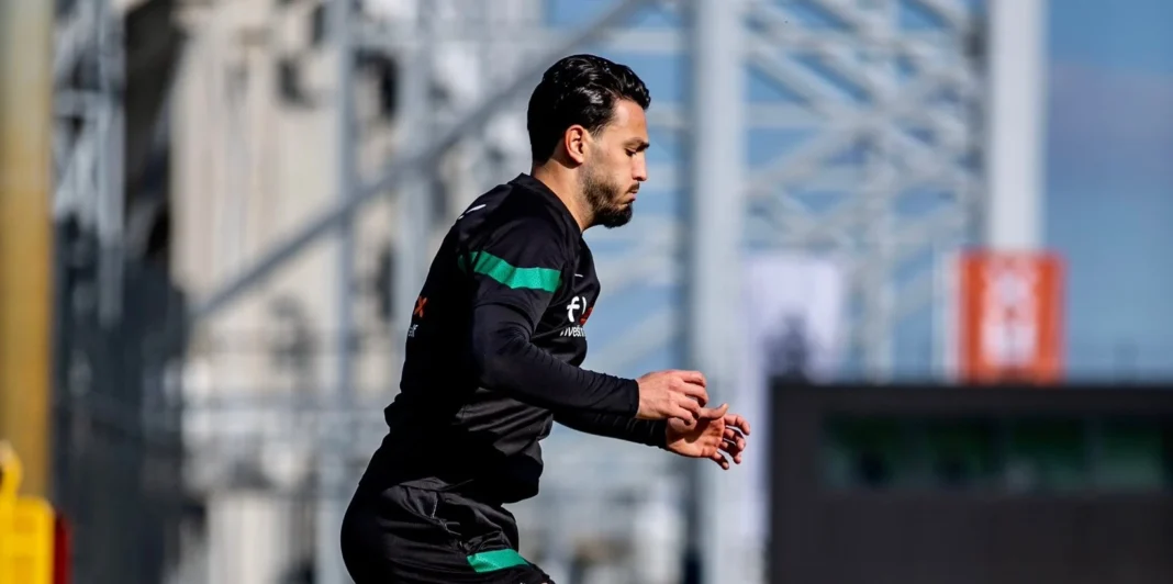 Réjouissante nouvelle! Ramy Bensebaini de retour à l’entrainement le… Ramy Bensebaini en entraînement avec le maillot de l'équipe nationale.