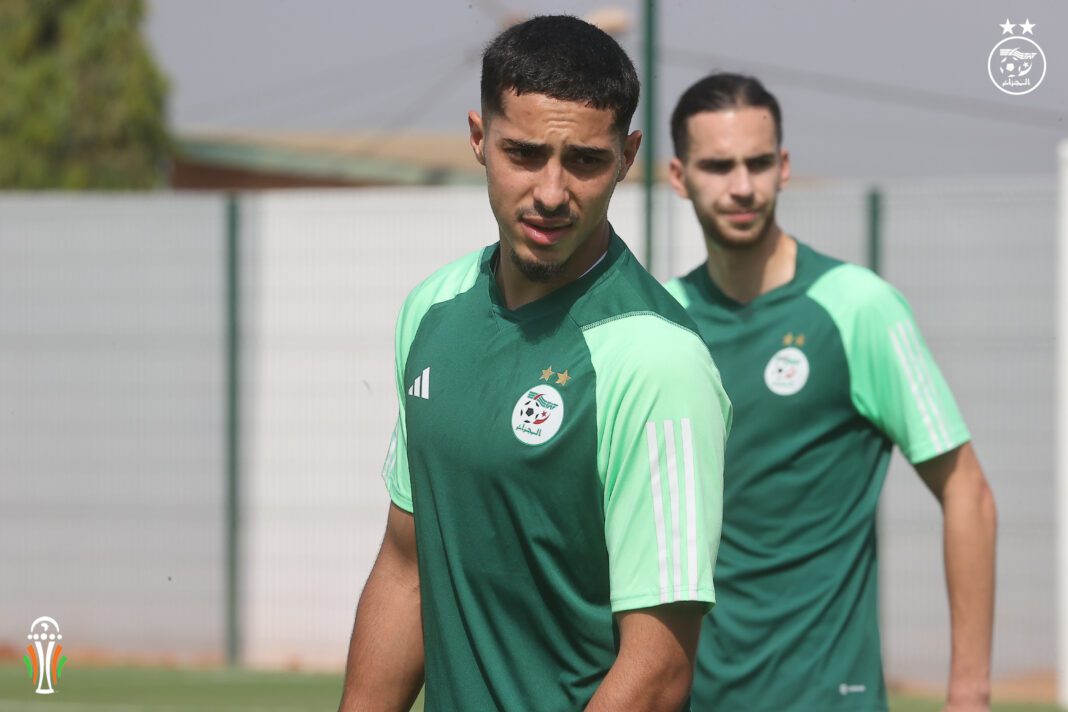 Farès Chaïbi lors d'une séance d'entraînement avec l'équipe.