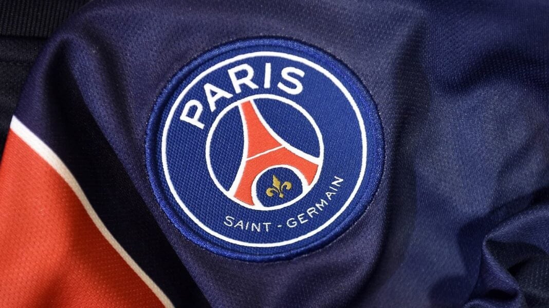 PSG : Officiel ! Un Algérien nommé entraîneur Maillot du Paris Saint-Germain avec logo officiel.
