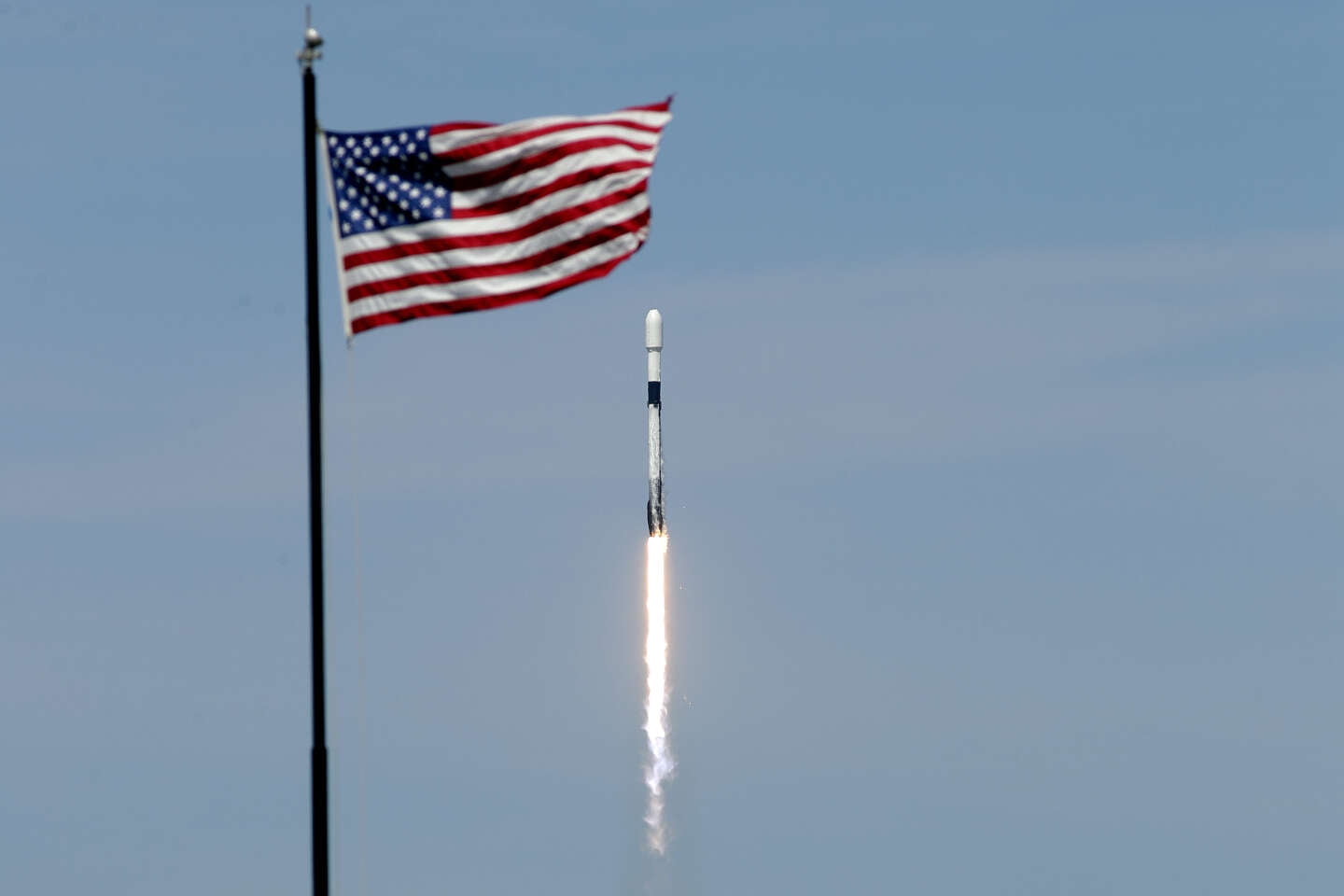 Succès des étudiants algériens à la Spaceport America Cup : leur fusée Atakor s'envole aux États-Unis