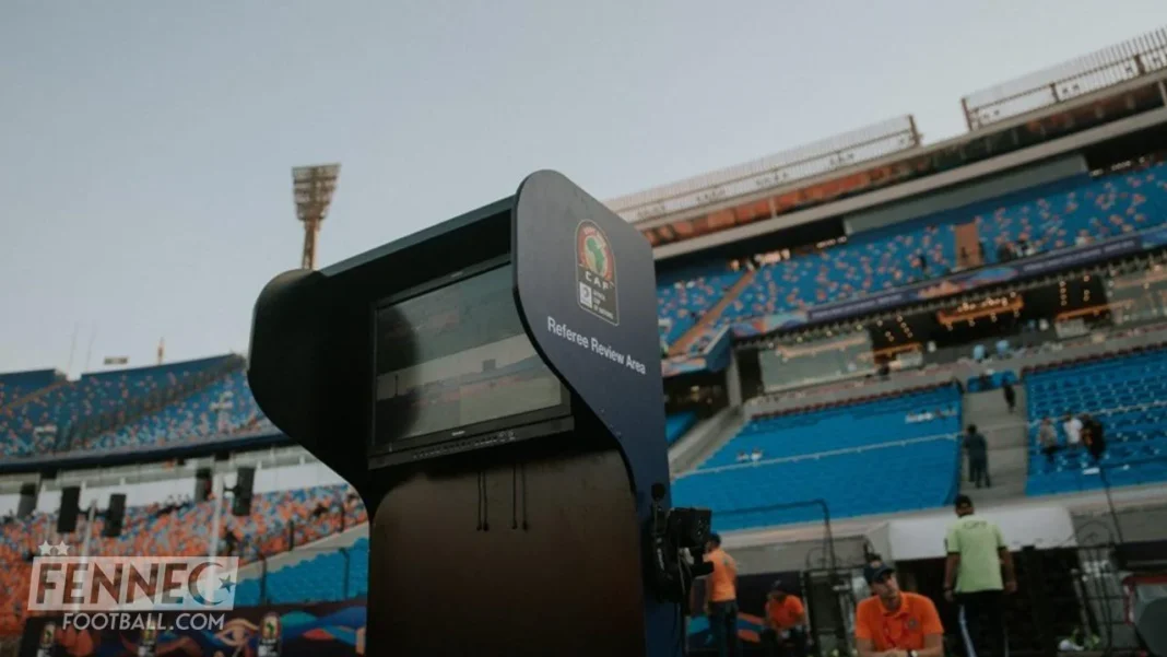 Implémentation de la VAR en Algérie : la FAF annonce du nouveau Stade de football avec écran géant pour tournoi de quartier en Algérie.