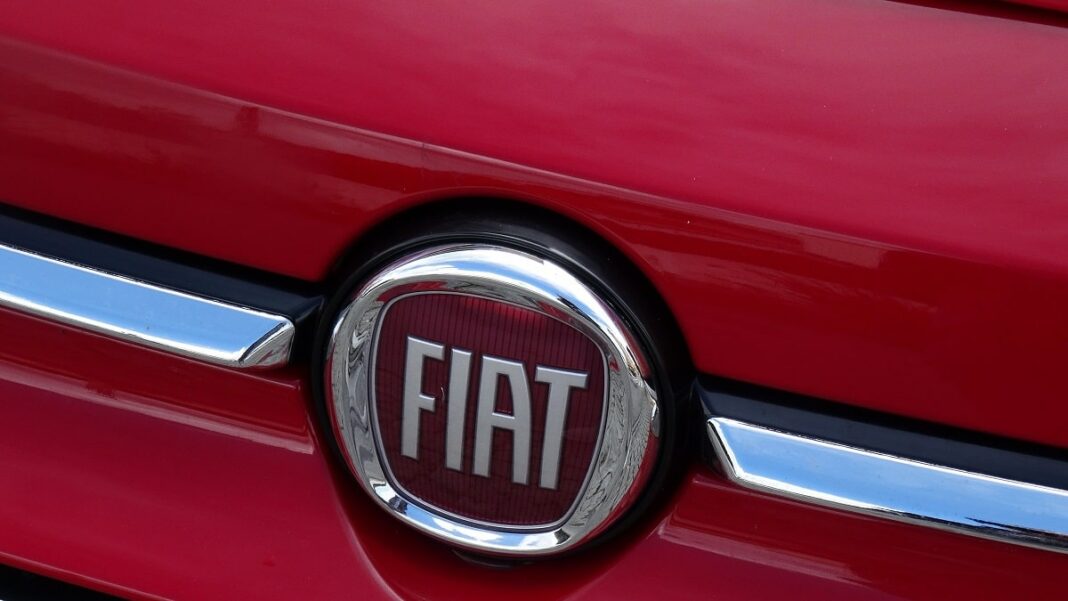 Logo Fiat sur le nouveau Doblò en production en Algérie.