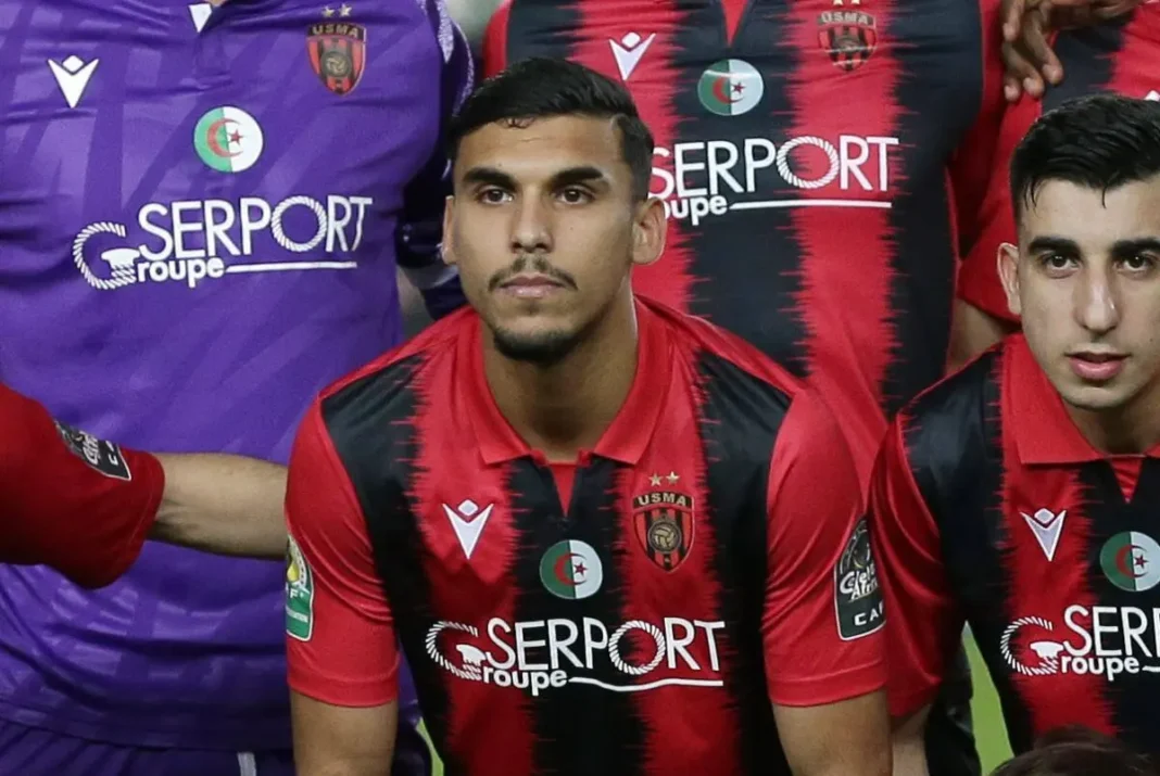 Abdessamed Bounacer rejoint Al-Sadd : Un talent algérien au Qatar Abdessamed Bounacer en équipe avec Al-Sadd au Qatar.