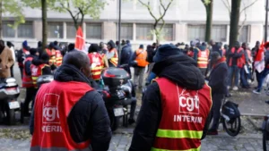 Emploi des étrangers sans-papiers : La France, plus stricte que jamais... 2 Emploi des étrangers sans-papiers : La France, plus stricte que jamais...