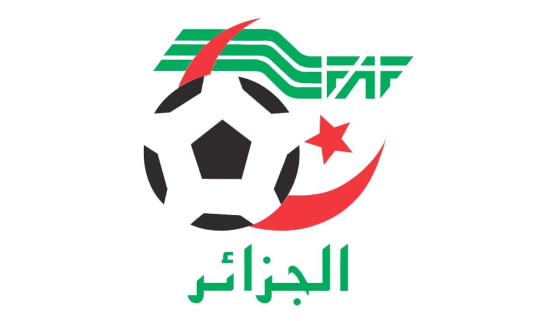 1,8 millions de dollars offerts à l’Algérie : La FIFA propulse le foot dz très loin Logo de la FAF avec un ballon de football et un croissant rouge.