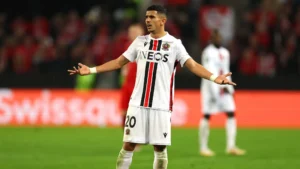 Coup de théâtre : Comme un seul homme, les supporters de l'OM prennent la défense de Youcef Atal 2 Youcef Atal obtient l'inconditionnel soutien de l'OM
