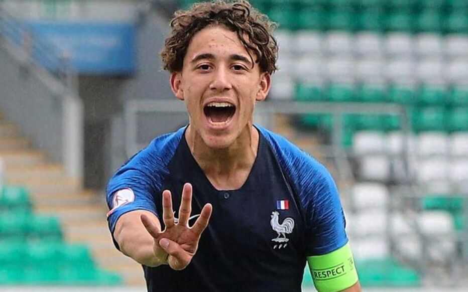 Eliminatoires CAN 2025 : Adil Aouchiche, nouveau renfort algérien