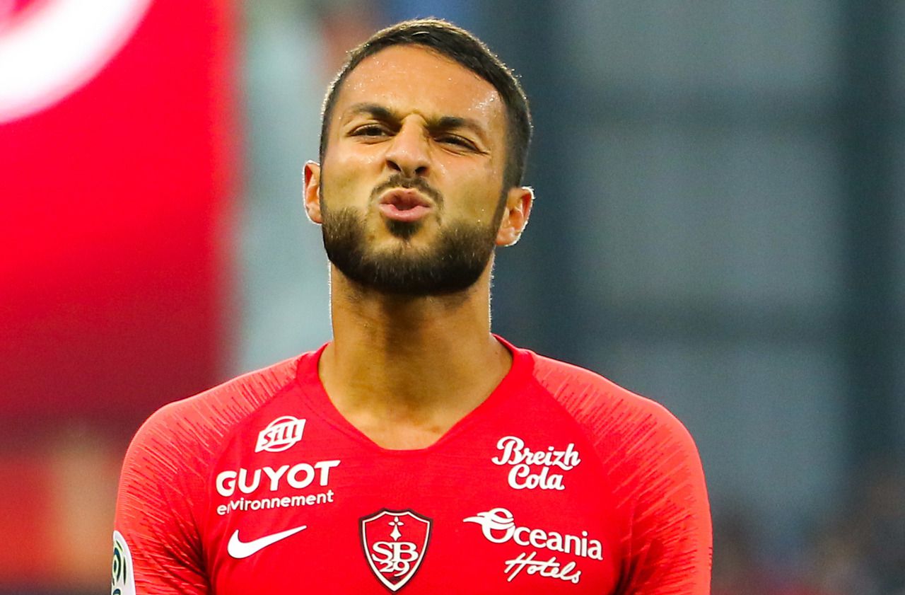 Haris Belkebla revient en Ligue 1 avec le SCO d'Angers : Un retour dans l'hexagone Haris Belkebla revient en Ligue 1 avec le SCO d'Angers : Un retour dans l'hexagone