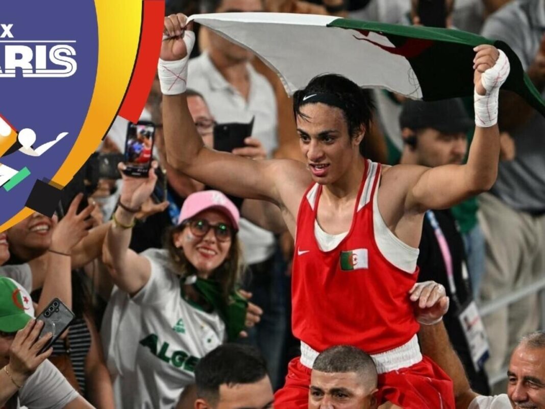 Victoire d’Imane Khelif : la police britannique se joint à la célébration. Un instant mémorable pour une boxeuse de légende Imane Khelif, athlète algérienne, célèbre sa victoire olympique à Paris 2024.