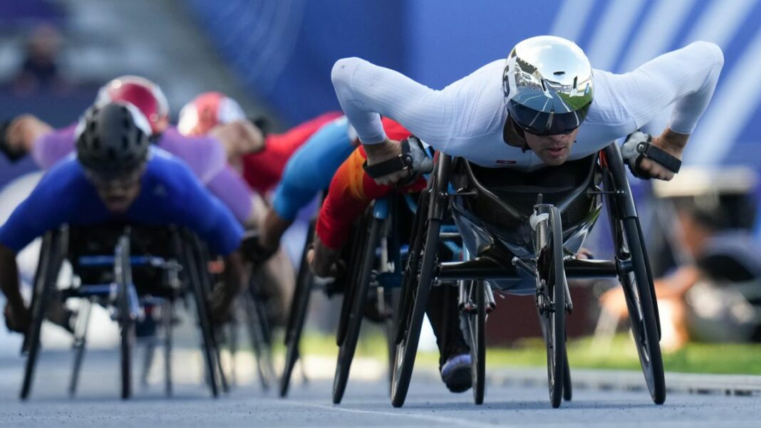 Jeux paralympiques 2024 : 26 athlètes envoyés pour l’Algérie Athlètes en fauteuil roulant lors d'une course paralympique.