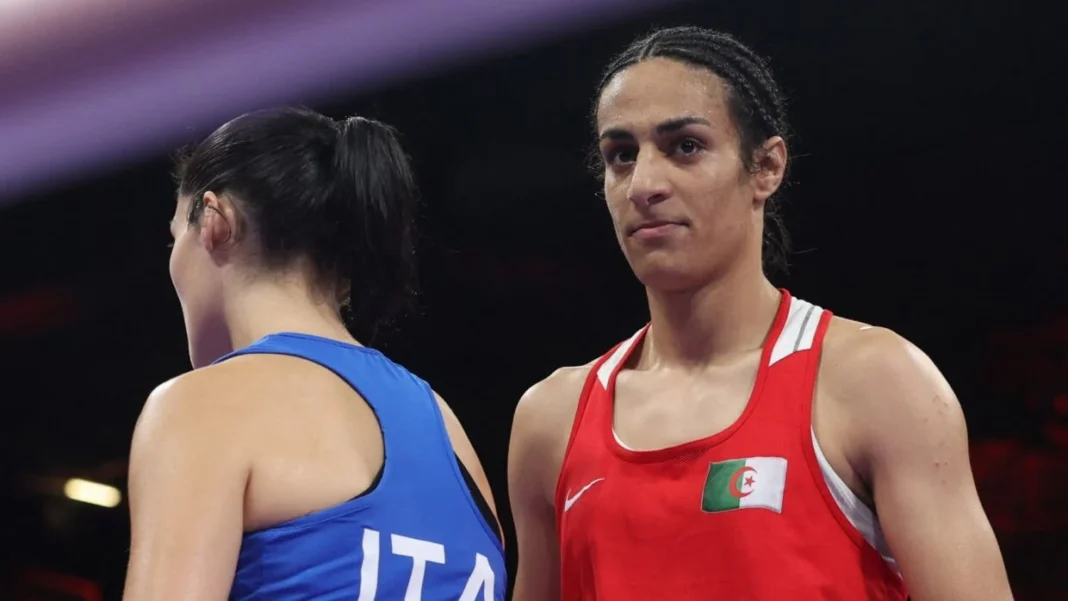 Luca Anna Hamori lors d'un match de boxe féminine.