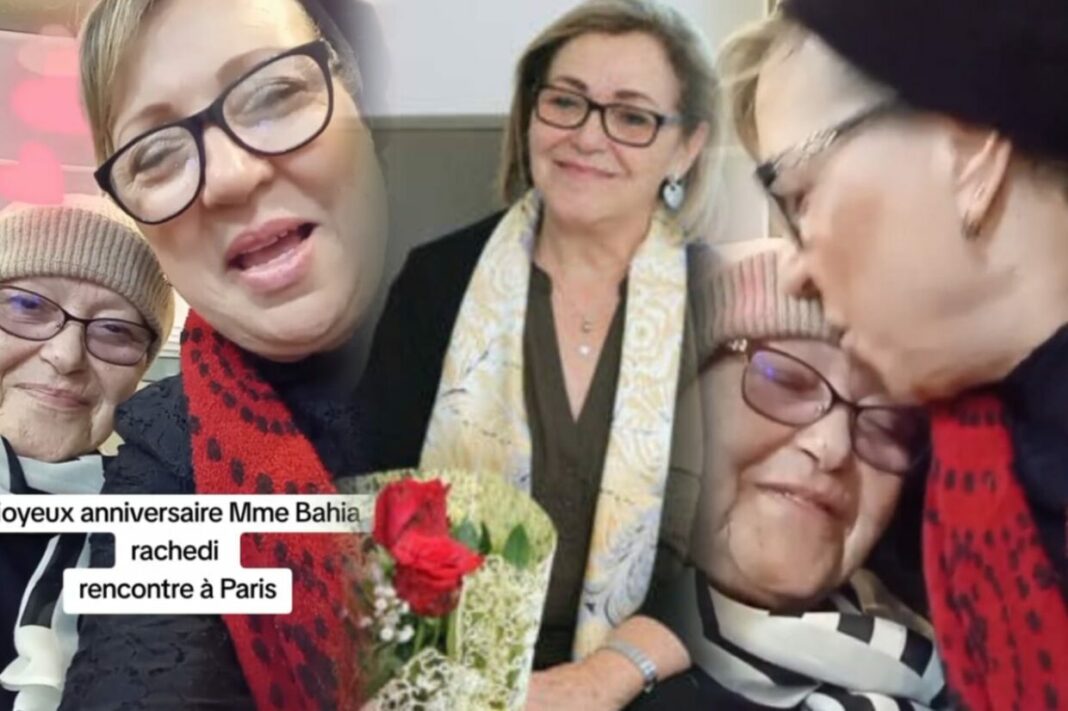 Rencontre à Paris avec Mme Bahia Rachedi Groupe de femmes souriantes lors d'une rencontre à Paris.