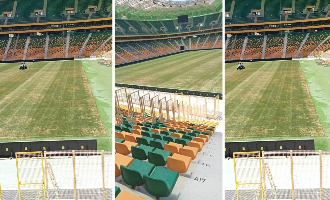 Sièges endommagés dans le stade de Tizi Ouzou, supporteurs mécontents.