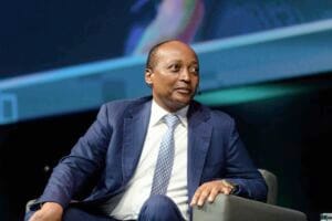 Incroyable! Patrice Motsepe refuse toute rémunération malgré des augmentations intéressantes proposées 2 Patrice Motsepe refuse toute rémunération