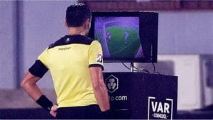 VAR en Algérie : entre favoritisme et professionnalisme, ce responsable fait de lourdes révélations 2 VAR en Algérie : une technologie au centre des polémiques