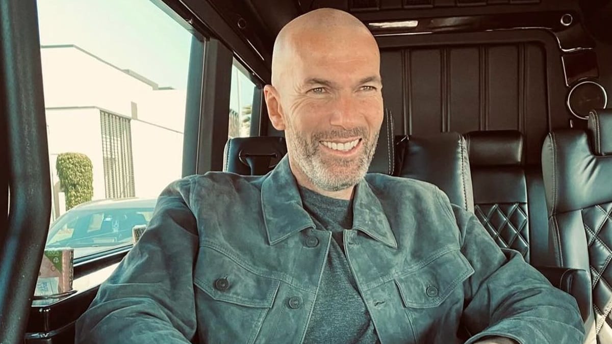 Algérie-France : Dugarry révèle une confidence inédite sur Zidane 2 Zinédine Zidane : Entre Carrière et Vie de Grand-père Kabyle